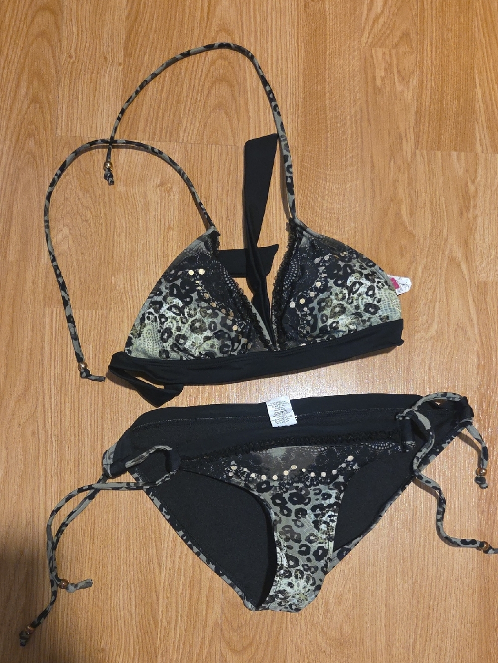 dELiA*s Black & Olive Leopard Triangle Bikini Top - Picture 1 of 3
